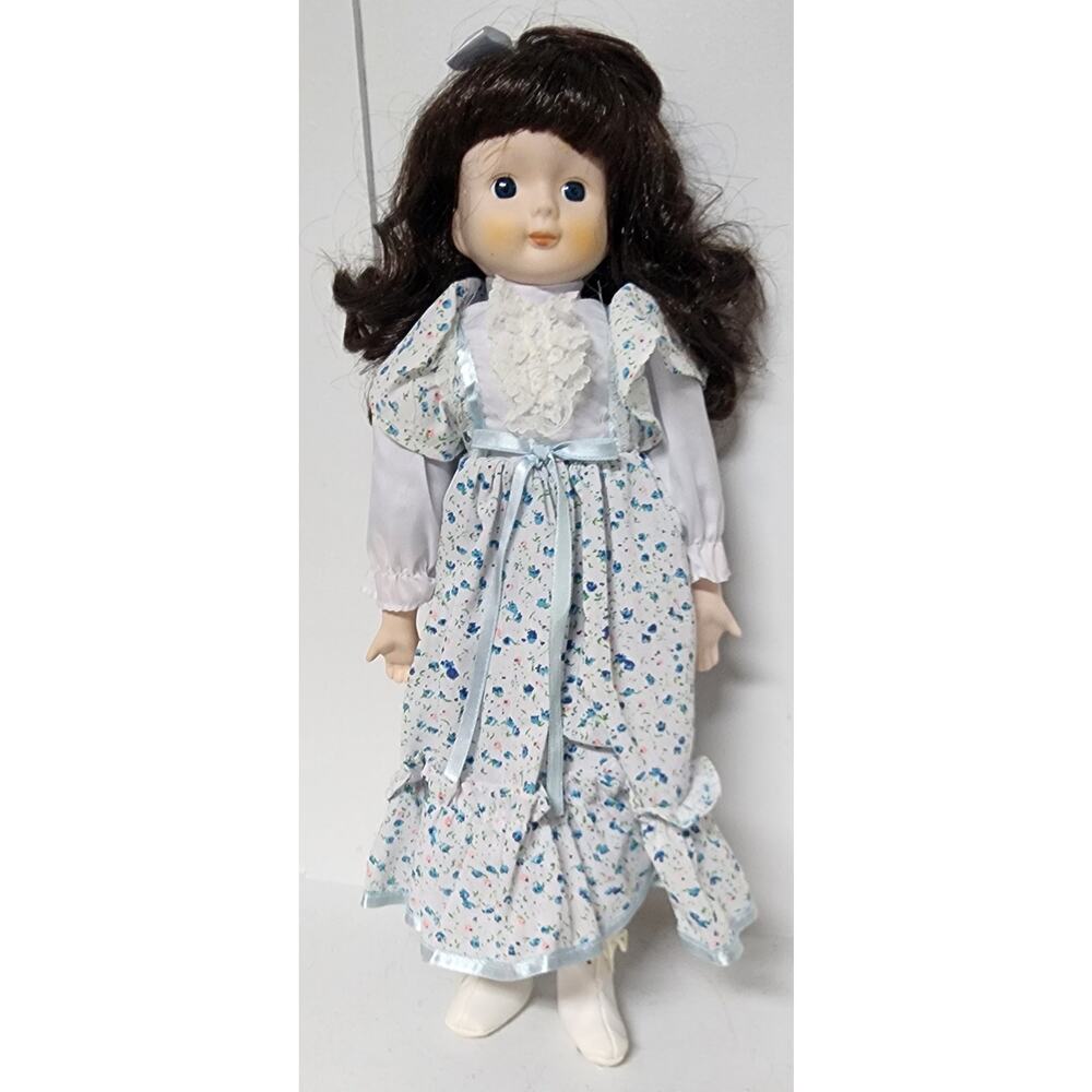 Vintage 16" Heirloom Porcelain Doll “Vicky” TH‑39 w/ Original Box – Floral Dress